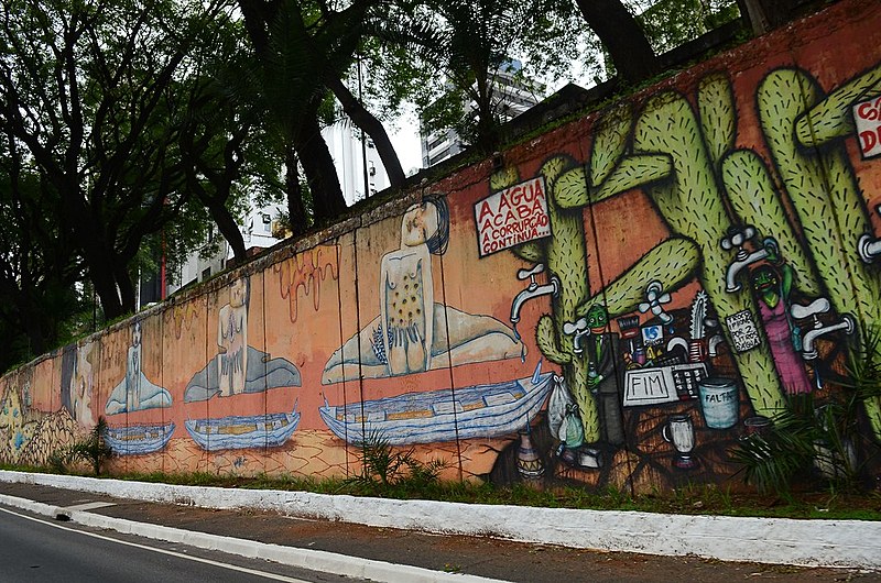 Antigos grafites na Avenida 23 de Maio, em São Paulo