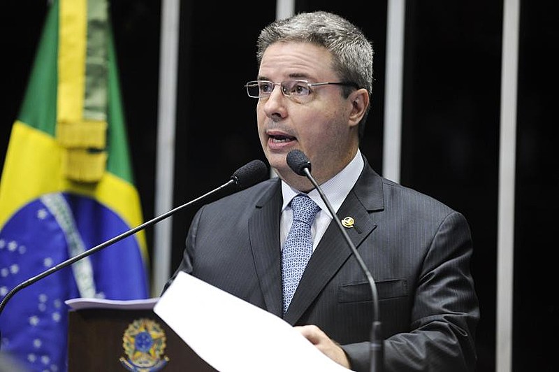 "O maior exemplo de sua submissão foi se responsabilizar pela relatoria do impeachment de Dilma Rousseff no Senado"