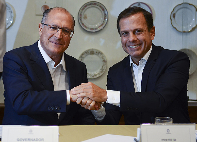 Em setembro de 2016, durante a campanha eleitoral, Doria assinou uma carta se comprometendo a ficar os quatro anos na prefeitura.