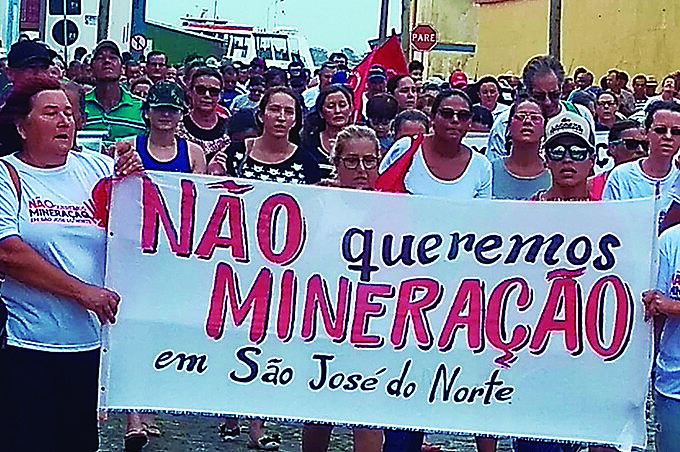 Moradores de São José do Norte se mobilizam contra mineradoras