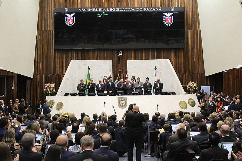 Projeto de resolução foi apresentado no dia 15 de outubro, mesmo dia em que foi aprovado o fim da licença especial do funcionalismo público