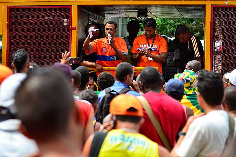 A categoria reivindica um reajuste de 10% no salário
