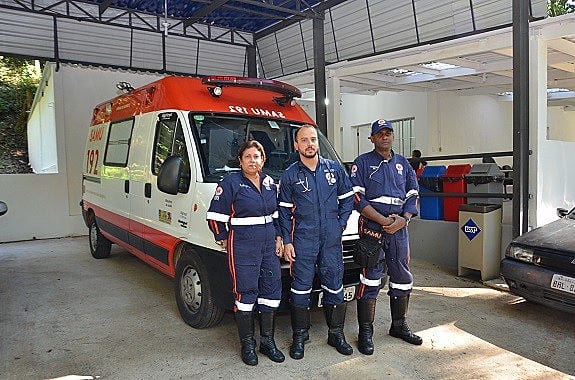 "Cada umas das 53 bases do SAMU abrigava 2 ou 3 equipes, os novos pontos de assistência dispõem de apenas uma equipe", dizem trabalhadores.