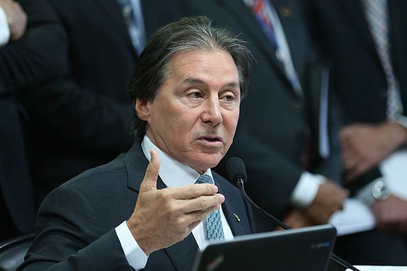 Eunício Oliveira é o novo presidente do Senado