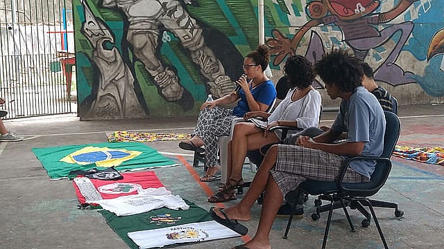 No seminário de troca de experiências de pré-vestibulares populares ficou evidenciada a dificuldade de permanência dos alunos nos cursinhos