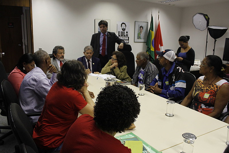 No Congresso Nacional, comitiva de pescadores foi recebida por parlamentares do campo da oposição