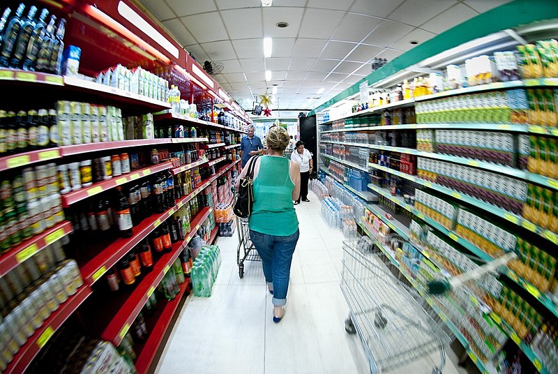 Outra dificuldade é decifrar ingredientes que possuem diversas nomenclaturas e geralmente estão impressos em letras miúdas