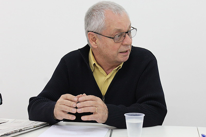 "Há um duplo sentimento por parte desses países [da UE] que é de, um lado, a perda da condição de vida e de trabalho, e a perda de soberania para um organismo sem controle", comenta Raffi.