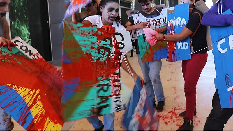 Durante protesto, manifestantes gritavam "Lula Livre"