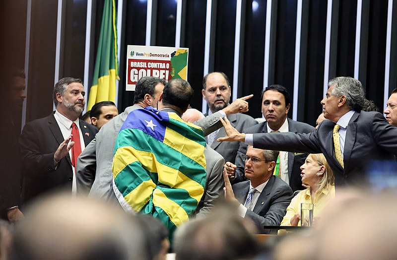 Votação do impeachment na Câmara. Jurados decidirão se processo respeitou Constituição