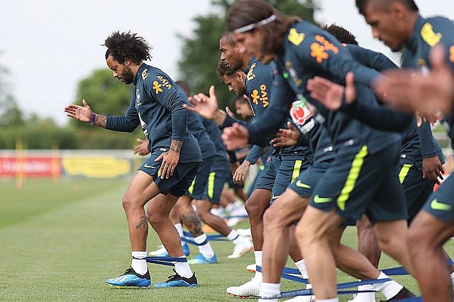 O técnico Tite vai fazer pelo menos dois treinos fechados antes da viagem a São Petersburgo
