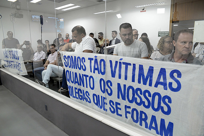 A reunião desta quinta (12) foi acompanhada por representantes das famílias das vítimas