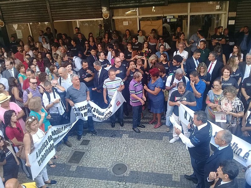 Em Minas Gerais, aconteceram manifestações em 20 cidades do interior e na capital, em frente à sede da Justiça do Trabalho, no Barro Preto