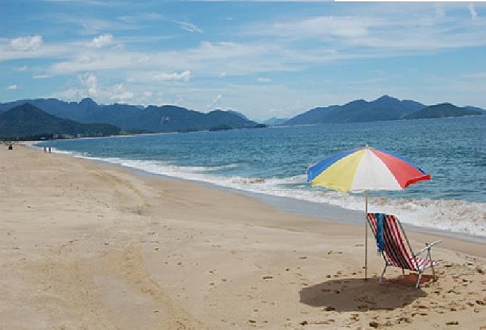 Ir à praia é sempre uma das programações favoritas dos brasileiros nos feriados