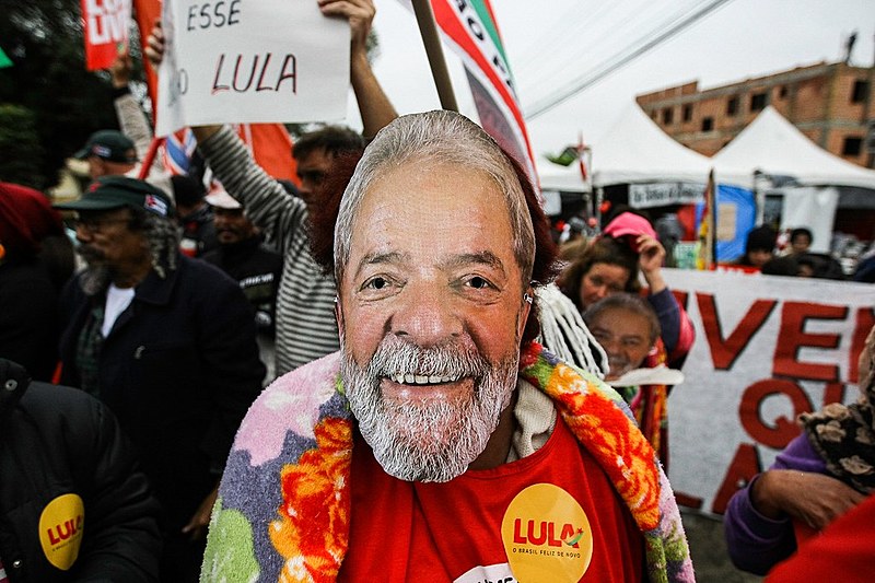 Apoiador do ex-presidente Lula na Vigília em Curitiba (PR)