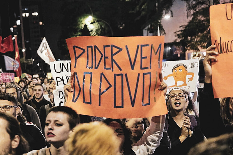 Devemos aprender a cultivar a paciência revolucionária de acompanhar o povo, e lutar ao seu lado.