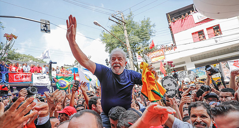 Vou sair desta maior, mais forte, mais verdadeiro, e inocente, porque eu quero provar que eles é que cometeram um crime, um crime político