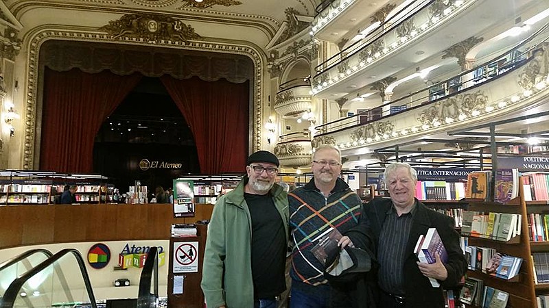 Os três autores de Equilátero se encontraram em Buenos Aires, na Argentina, para o lançamento da obra