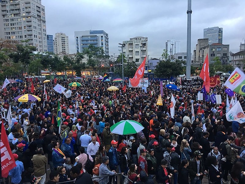 "Não me parece haver alternativas fora da construção coletiva", escreve Martonio Mont'Alverne Barreto Lima.
