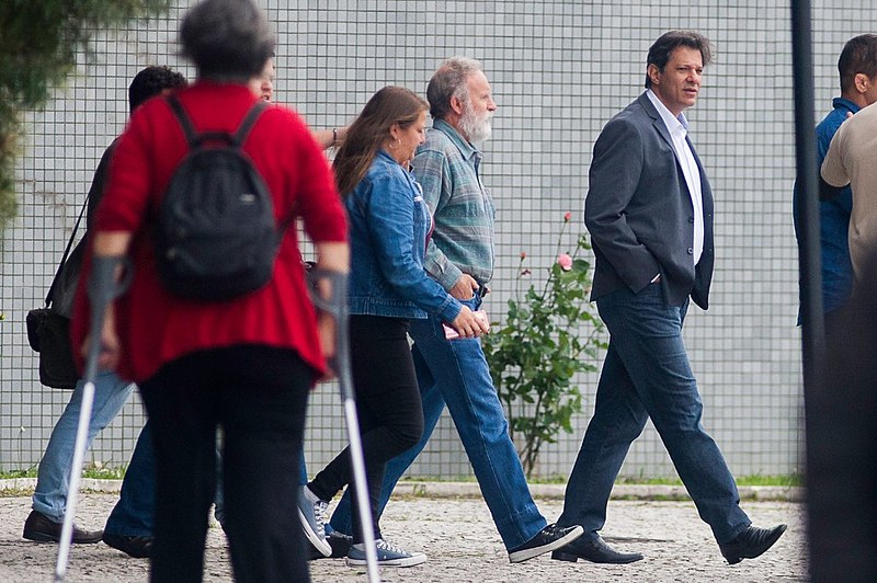 Fernando Haddad visitou Lula pela primeira vez depois das eleições nesta quarta-feira (7)