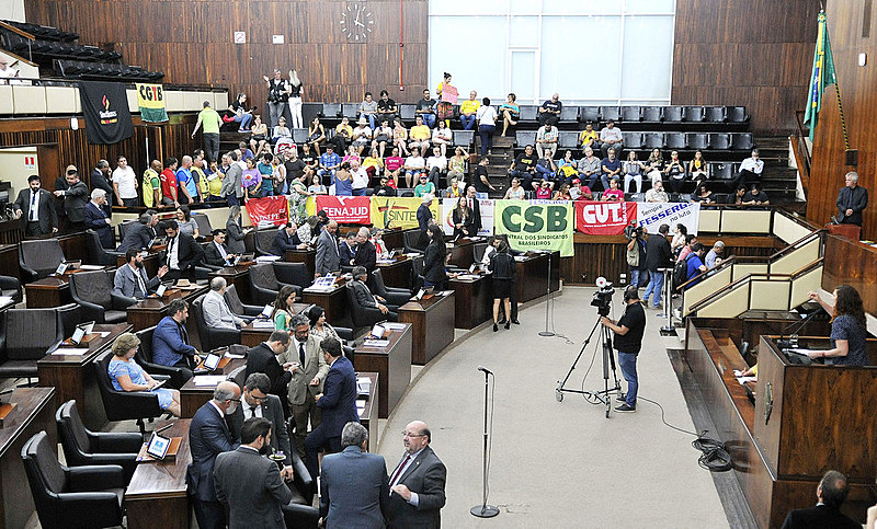 Convocação extraordinária foi aprovada pelos deputados e pacote será votado entre terça e sexta-feira