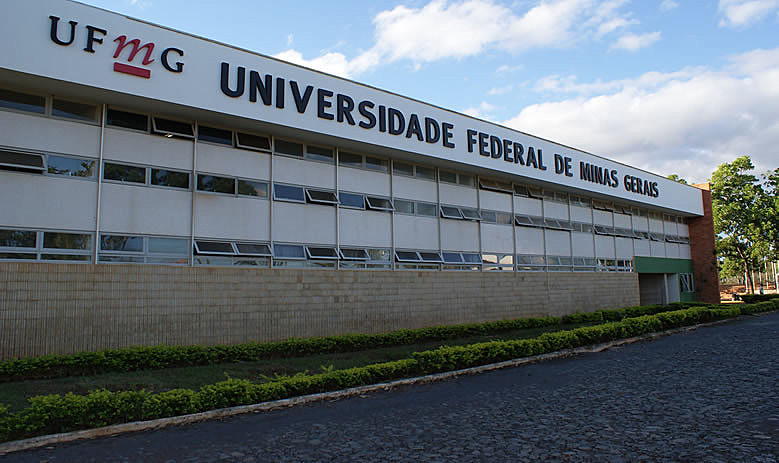 A Frente Brasil Popular (FPB) e algumas universidades divulgaram nota de repúdio à PF e apoio aos conduzidos.