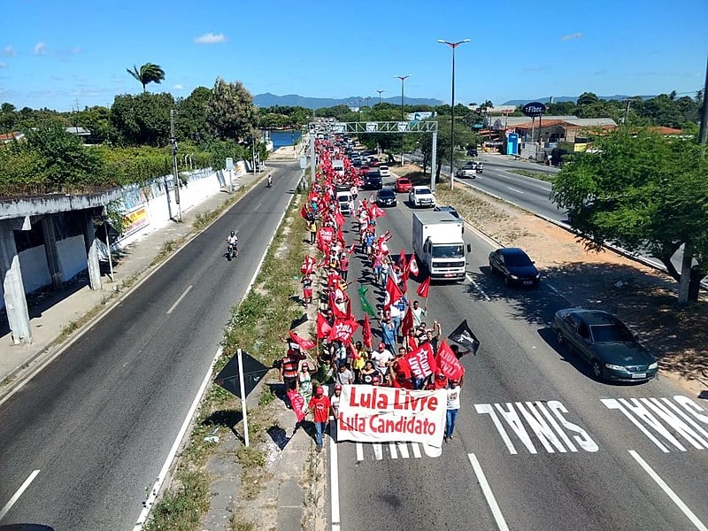 Passeata saiu de Caucaia e seguiu rumo a Fortaleza
