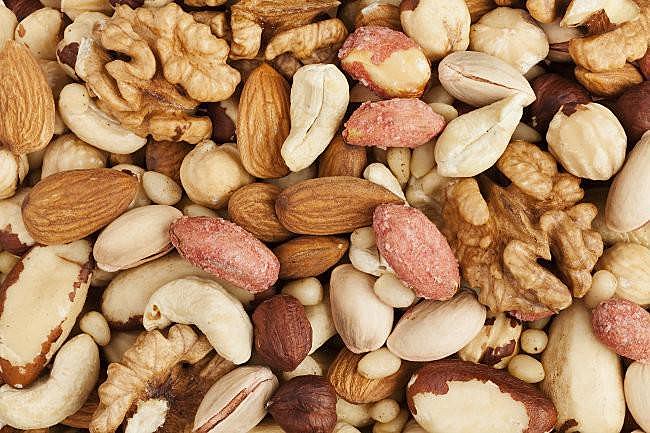 Um punhado de frutas secas por dia pode ajudar a reduzir o apetite
