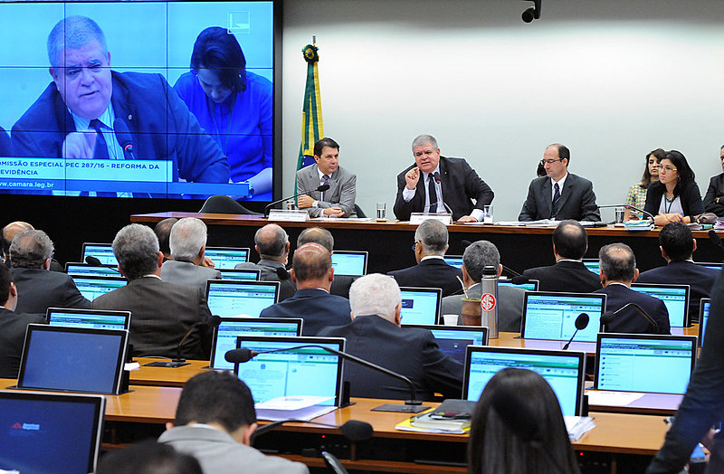 Comissão especial aprovou um e rejeitou nove destaques que tentavam alterar pontos do texto da reforma