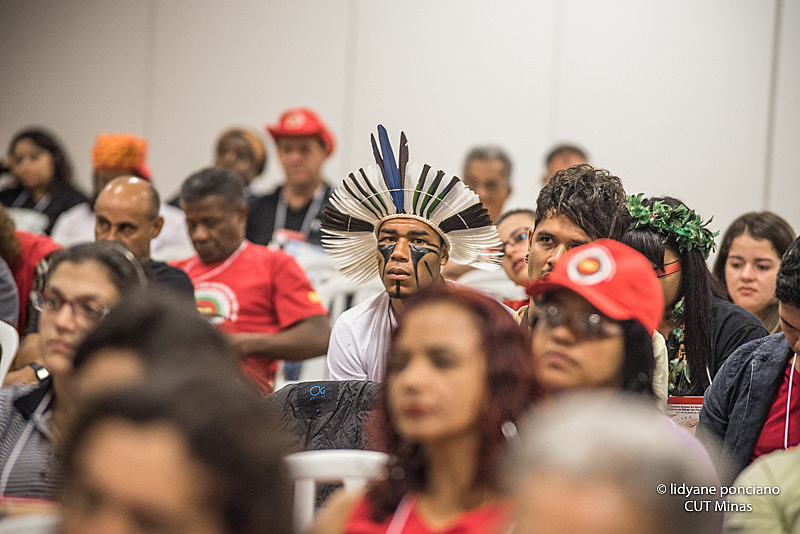 Cerca de 300 integrantes de movimentos populares e organizações sociais participaram do debate