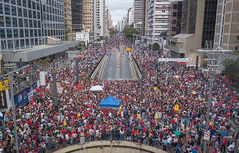 Festival Lula Livre aconteceu na Avenida Paulista, que fica aberta para a população aos domingos