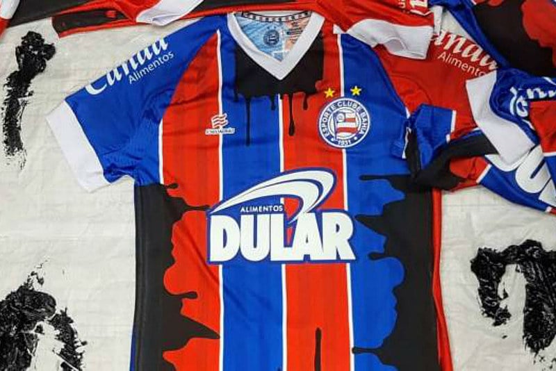 Bahia e Sport fizeram camisas em protesto ao descaso com as praias e meio ambiente afetado com o vazamento