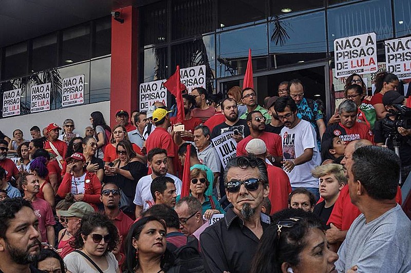 Presidente tem até às 17h desta sexta-feira (6) para se entregar a Polícia Federal