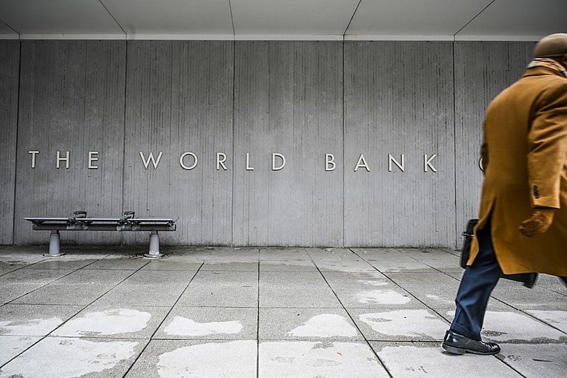 Pobreza e austeridade são uma solução econômica que está incorporada no modelo do Banco Mundial e do FMI, avalia Hudson