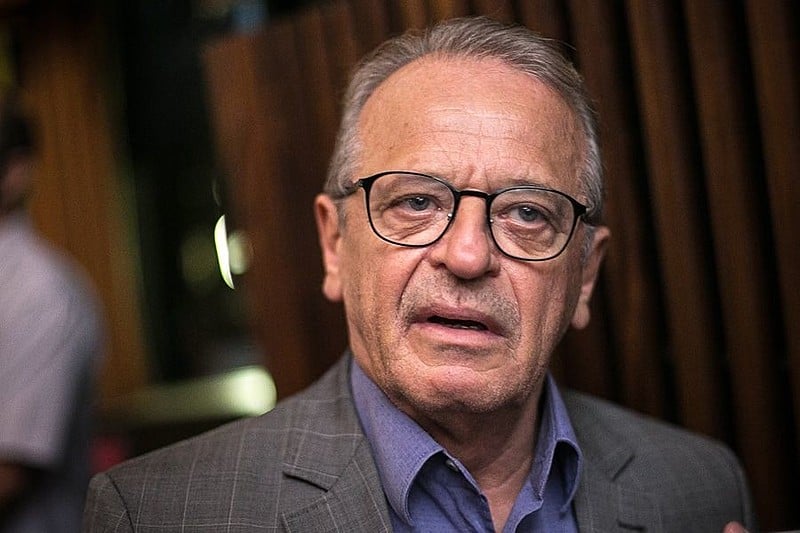 Decisão judicial de 2015 determinou o bloqueio dos bens do ex-governador. Posteriormente, ele deixou de ser réu da ação