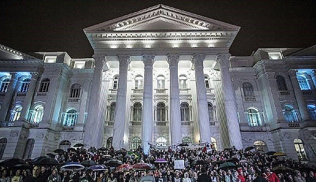 Movimentos alertam que aparente recuo pode ser uma estratégia para desmobilização.