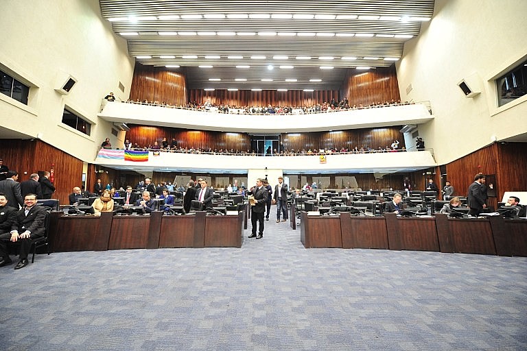 A proposta também prevê a possibilidade de pagamento das licenças não usufruídas pelos servidores ativos e inativos.