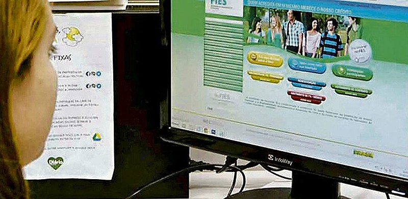 A manutenção do contrato pode ser feito pelo site sisfiesportal.mec.gov.br