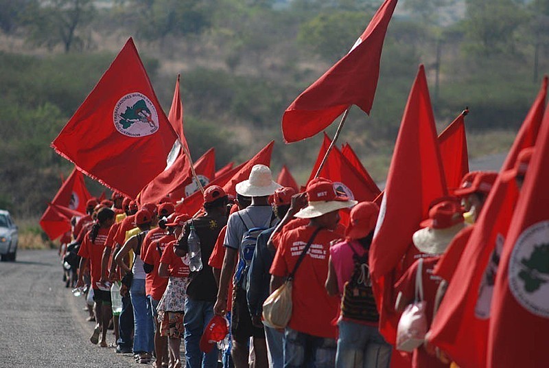 A homenagem ao MST é uma forma de reconhecer e valorizar o trabalho que o movimento faz em todo o país na luta pela reforma agrária