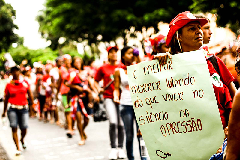 Corte nos investimentos violenta as mulheres