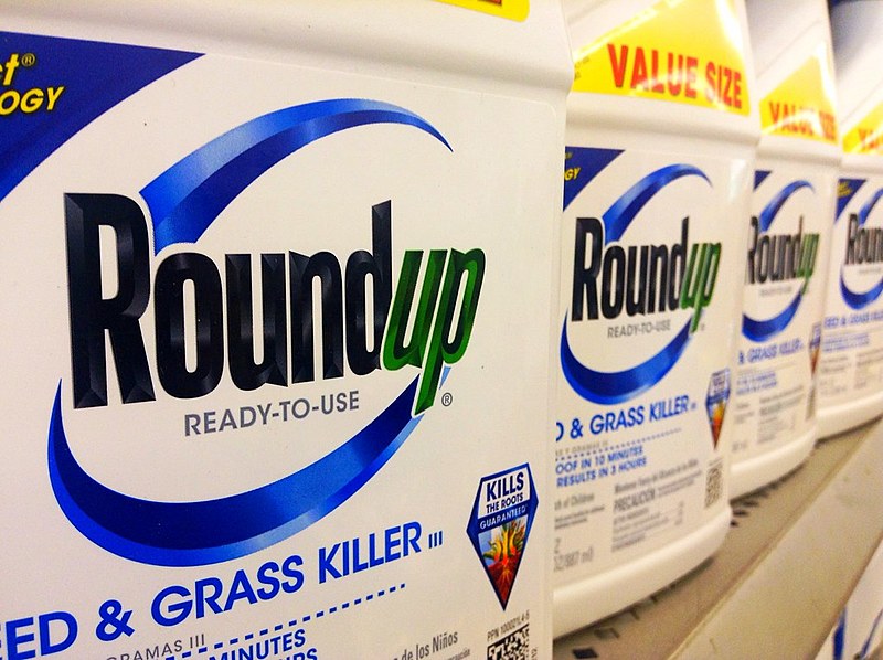 O herbicida Roundup tem como princípio ativo o glifosato; nos Estados Unidos, trabalhador exposto ao produto desenvolveu câncer