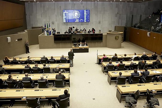 “Foi um ano de aprendizado, de entender a dinâmica parlamentar, a vida no cotidiano", conta Robeyoncé de Lima