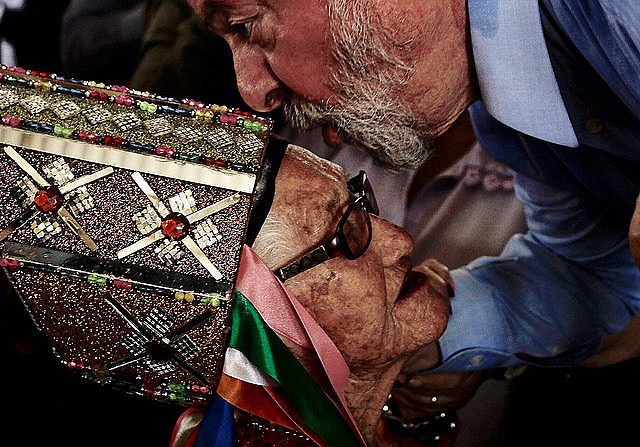 Este miércoles, Lula fue recibido por grupos de cantores y bailarines do Guerreiro en Arapiraca (Alagoas)
