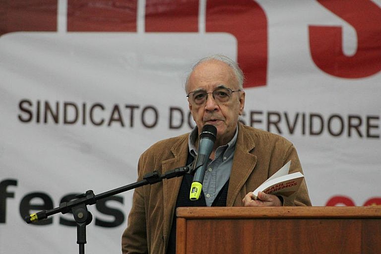 A estreia do programa será uam entrevista com o professo e cientista político Emir Sader