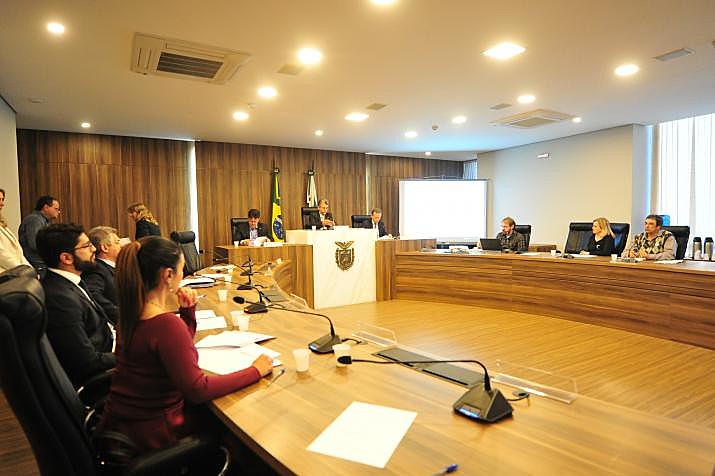 A Frente foi criada em junho, é integrada por 16 parlamentares e coordenada pelo deputado Tadeu Veneri (PT)