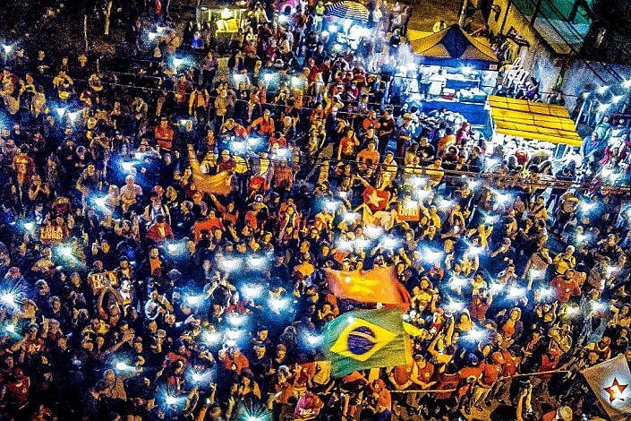A segunda volta das eleições presidenciais , que têm Fernando Haddad e Jair Bolsonaro como candidatos, será um forte teste à democracia