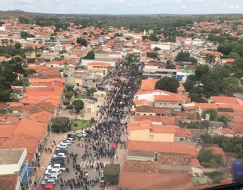 Protesto dos habitantes de Correntina em defesa da preservação dos rios da região