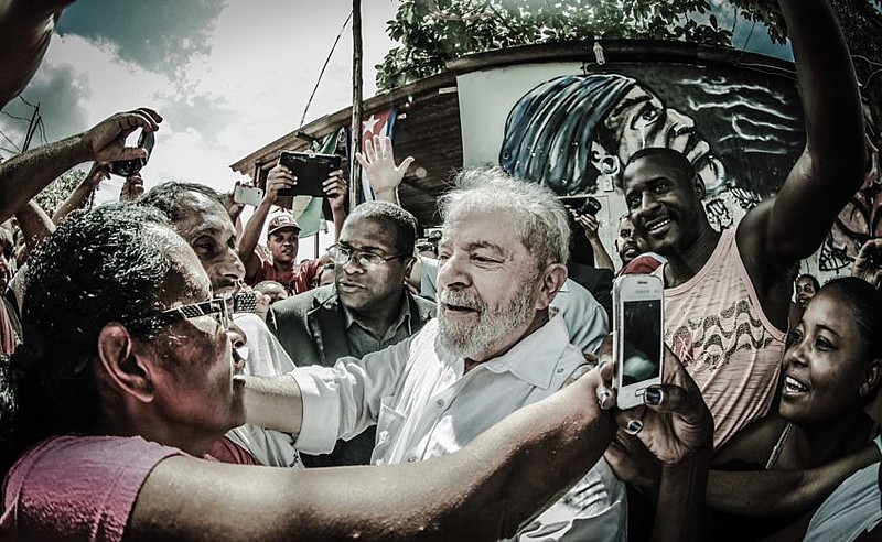 Ex-presidente em visita a ocupação Izidora, em Belo Horizonte (MG), no último mês