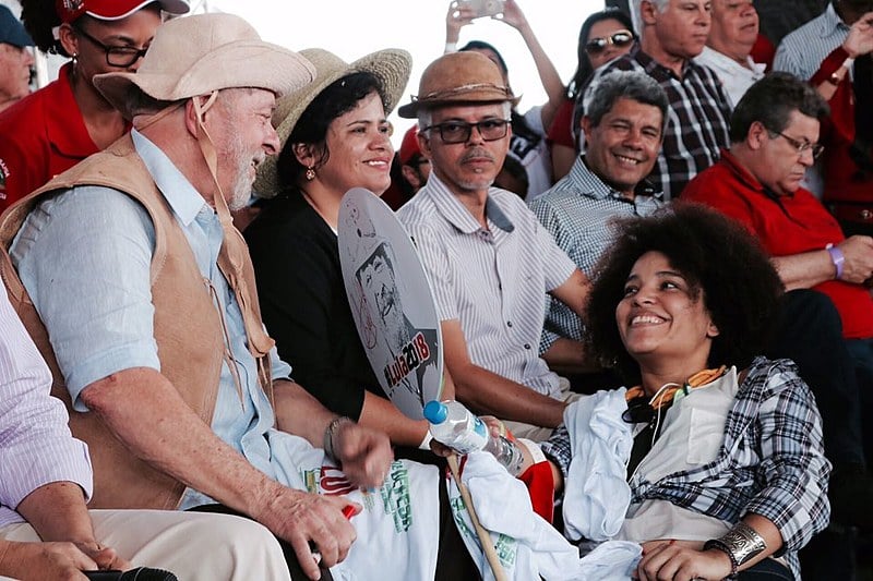 Agricultores e agricultoras realizaram um ato, em Feira de Santana (BA), pela agricultura familiar durante caravana de Lula pelo Nordeste