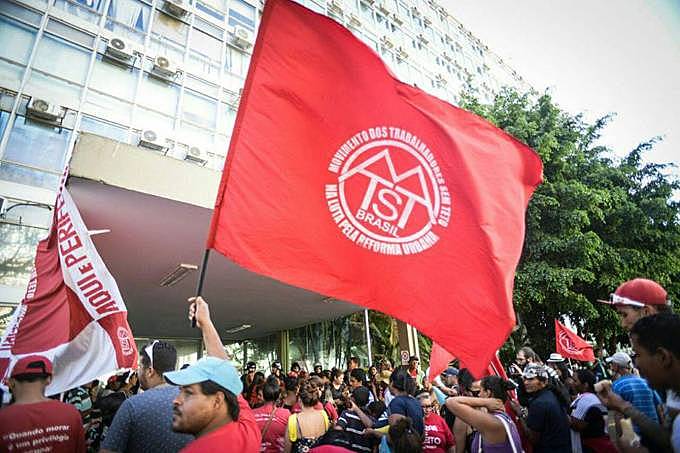 "O atual governo abre mão do investimento público e subordina toda sua política habitacional à lógica financeira"